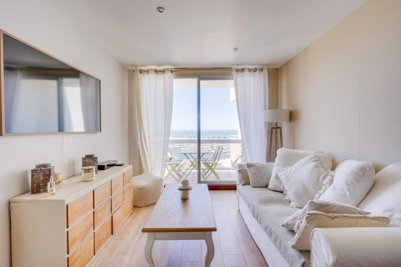 Flat In The Port Of * Arcachon