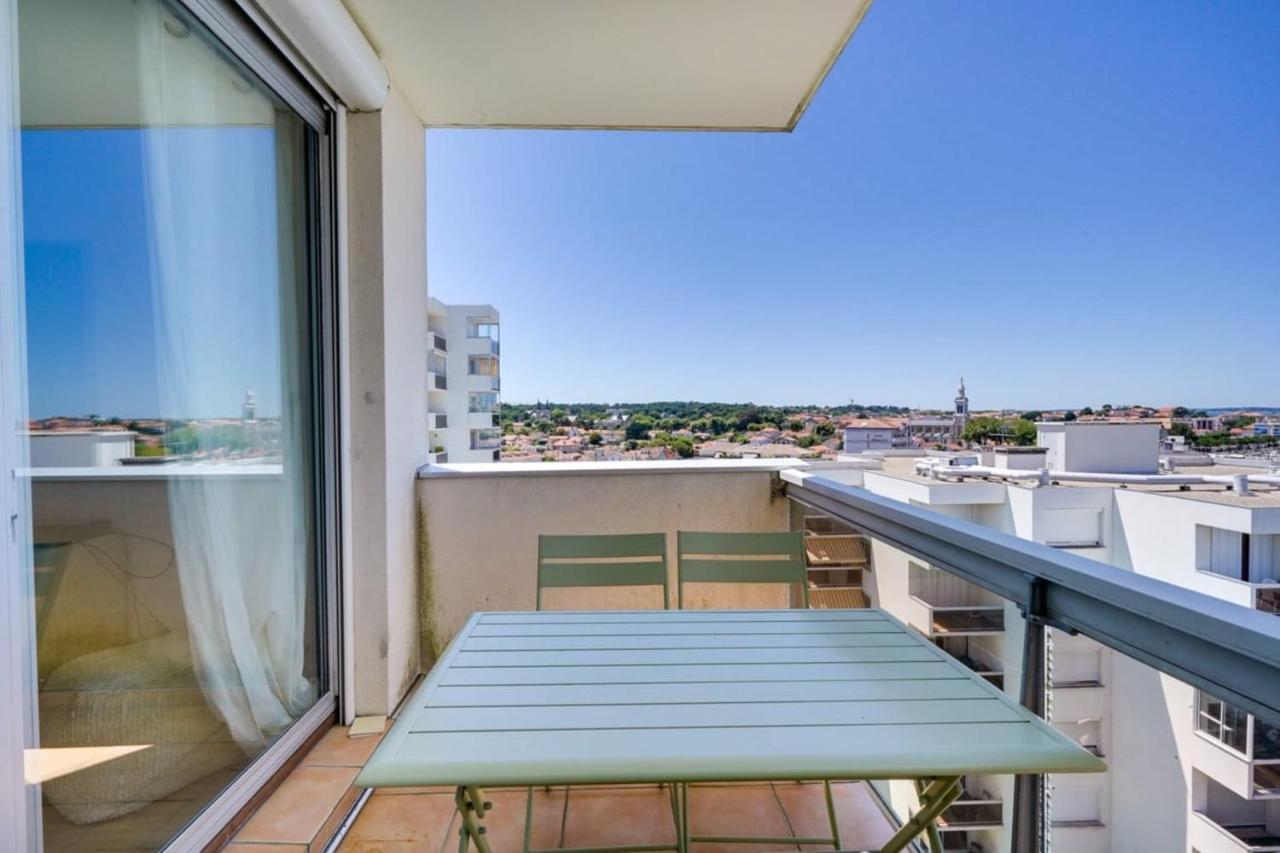 Flat In The Port Of
